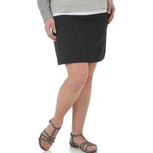 NEW • Lee • Size 22 • Black Skort